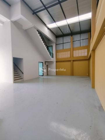 Warehouse and home office for rent, 3 floors, 320 sq m, Chinatown area, Sam Phran, Nakhon Pathom