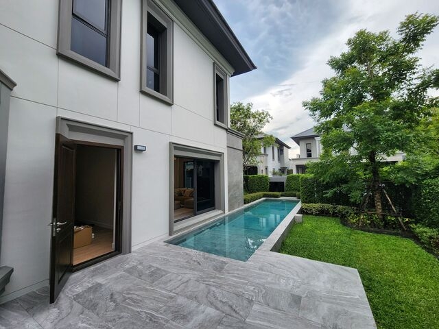 Grand Bangkok Boulevard Sukhumvit - Srinakarin, next to BPS