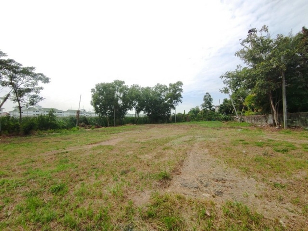 Land for sale, filled in, 1-0-50 rai, Lam Luk Ka Khlong Song, Soi Lam Luk Ka 11, near BTS Khu Khot.