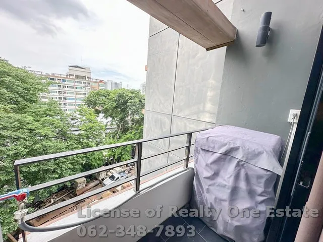 Condo for sale: L Loft Ratchada 19, Chom Phon Subdistrict, Chatuchak District, Bangkok. Corner room, very cheap.