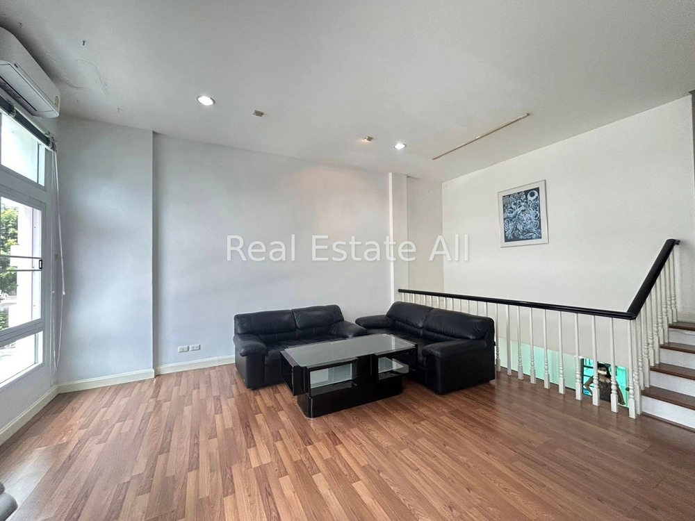 For Rent Townhome 3 story Plus City Park BTS Punnawithi Sukhumvit101/1 fully furnished