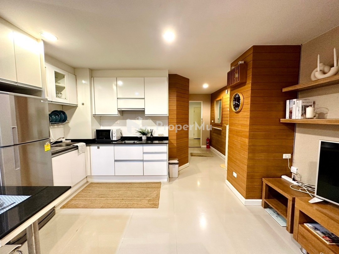 For Rent Serene Place Condo Sukhumvit24 Bts Phrom Phong with furniture 