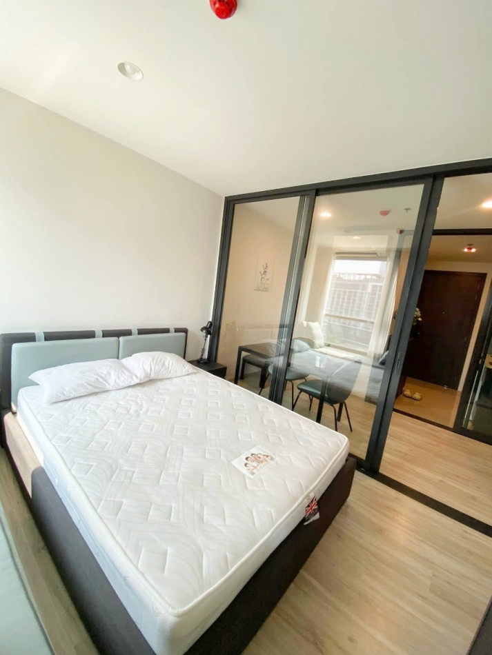 For sale, XT Huai Khwang, 1 bedroom, 27.5 sq m., excellent condition, fully furnished.