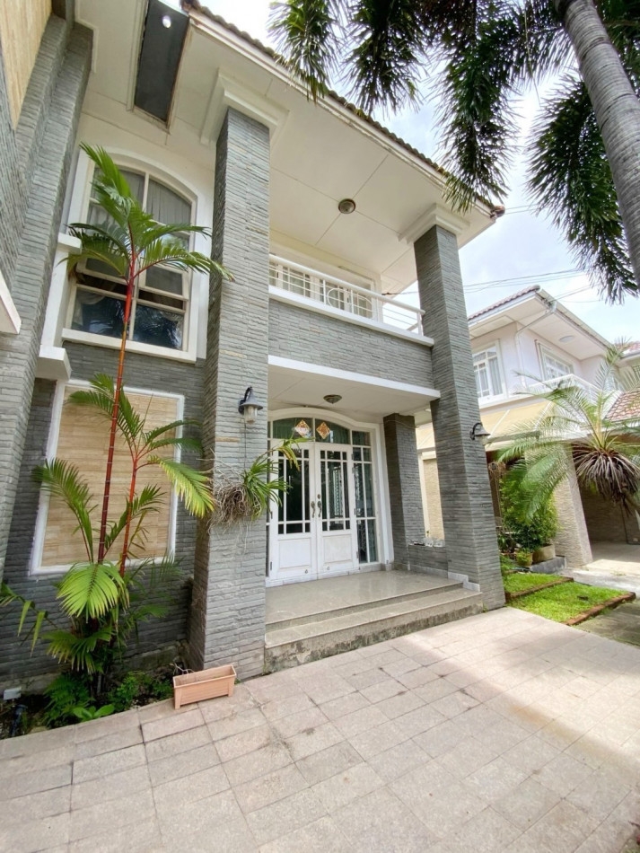 For sale, Wararom Pracha Uthit 98, 66.5 sqw, 3 bedrooms, 4 bathrooms.