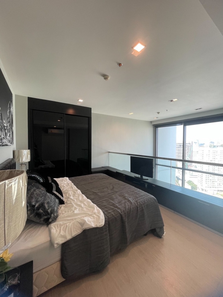 For Rent: 1-Bedroom Duplex at Rhythm Sukhumvit 44/1