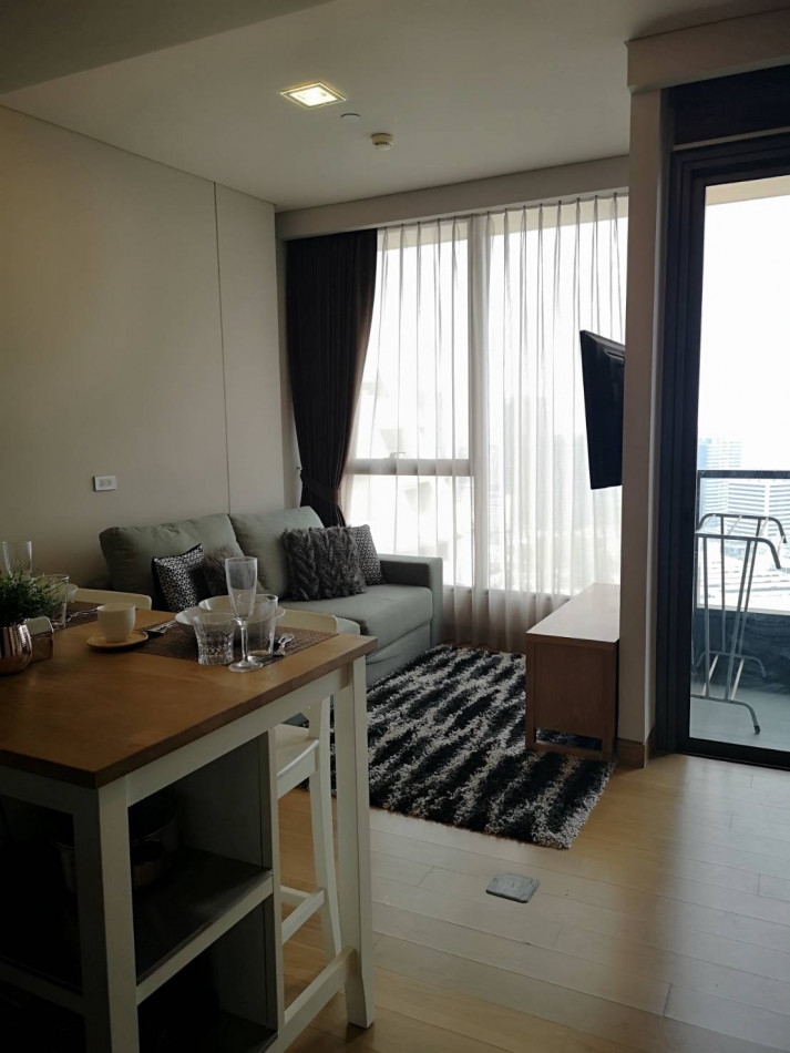 For Rent: 1-Bedroom Condo at The Lumpini 24 BTS Phrompong