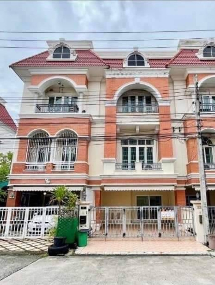 For rent, 3-storey townhouse, Casa City Sukonthasawat 1, 22 sq m, 22 sq wa, good location, vacant ho