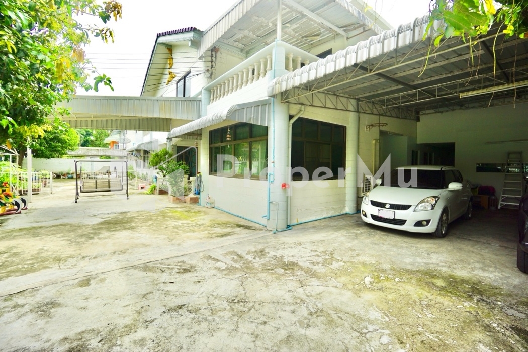 For Sale: Exceptional Detached House in Muang Thong Thani Project 6 Zone D, 225sqw, 650sqm, 7BedR, 5