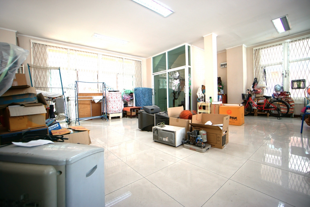 For sale: 3-storey home office, Ban Pricha Ram 2, Ratpatana, 291 sq m., 52 sq wa., 4 BedR, on the ma