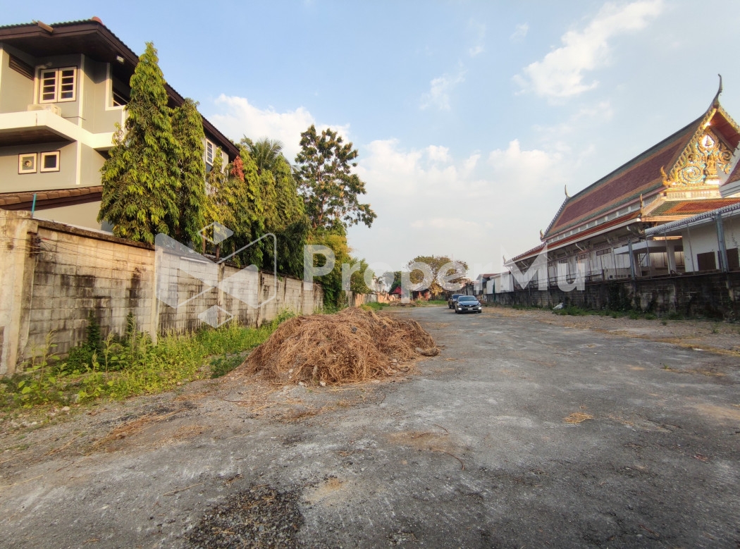 Land for rent in Bang Phlat, 2 rai, next to the Chao Phraya River, near Rama VII Bridge