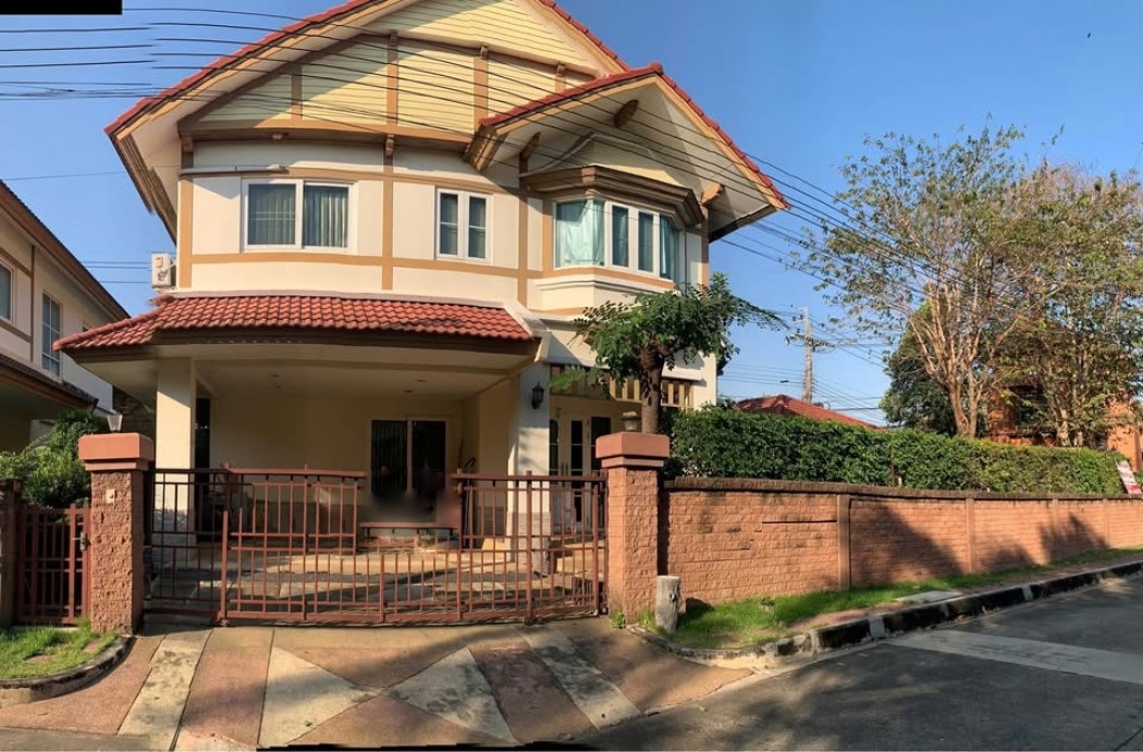 Announcement for sale of a single house, Latdarom Village, Chaiyaphruek-Chaengwattana