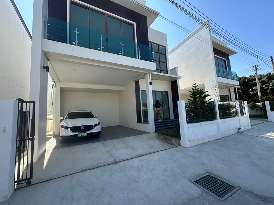 For sale: Single house, modern style house, 200 sq m, 40 sq wa, good location
