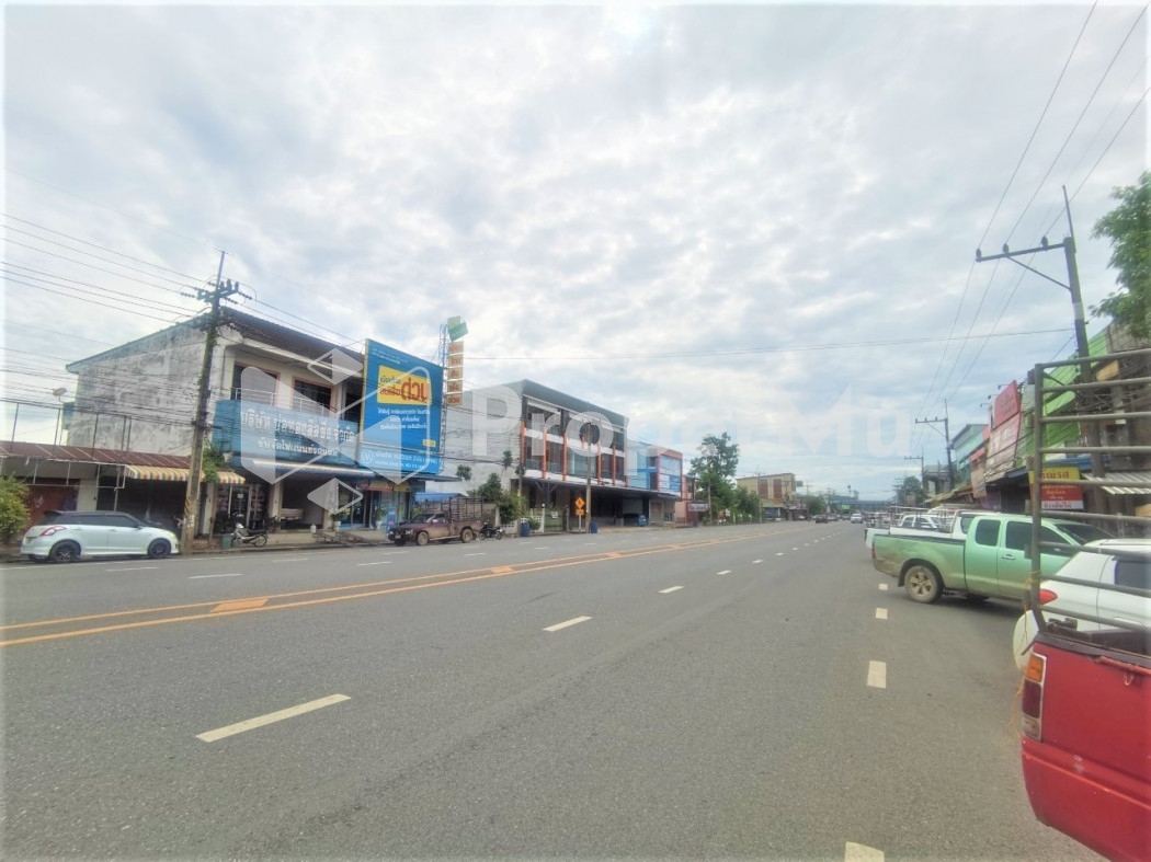 Land for sale ME162, Bo Thong Market, Chonburi, size 4 rai 3 ngan 15 sq m, Road 3340 Bo Thong, Nong 