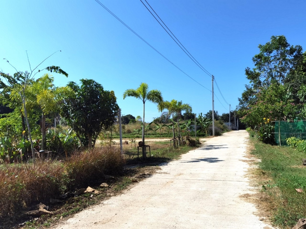 Land for sale ME214, Bo Kwang Thong, Bo Thong, Chonburi. 5 rai, 2 ngan, 67 sq m, suitable for agricu