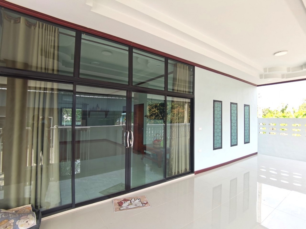 For sale: Single house HS049, new house, good location, city center, Ban Bueng, Chonburi. 180 sq m, 