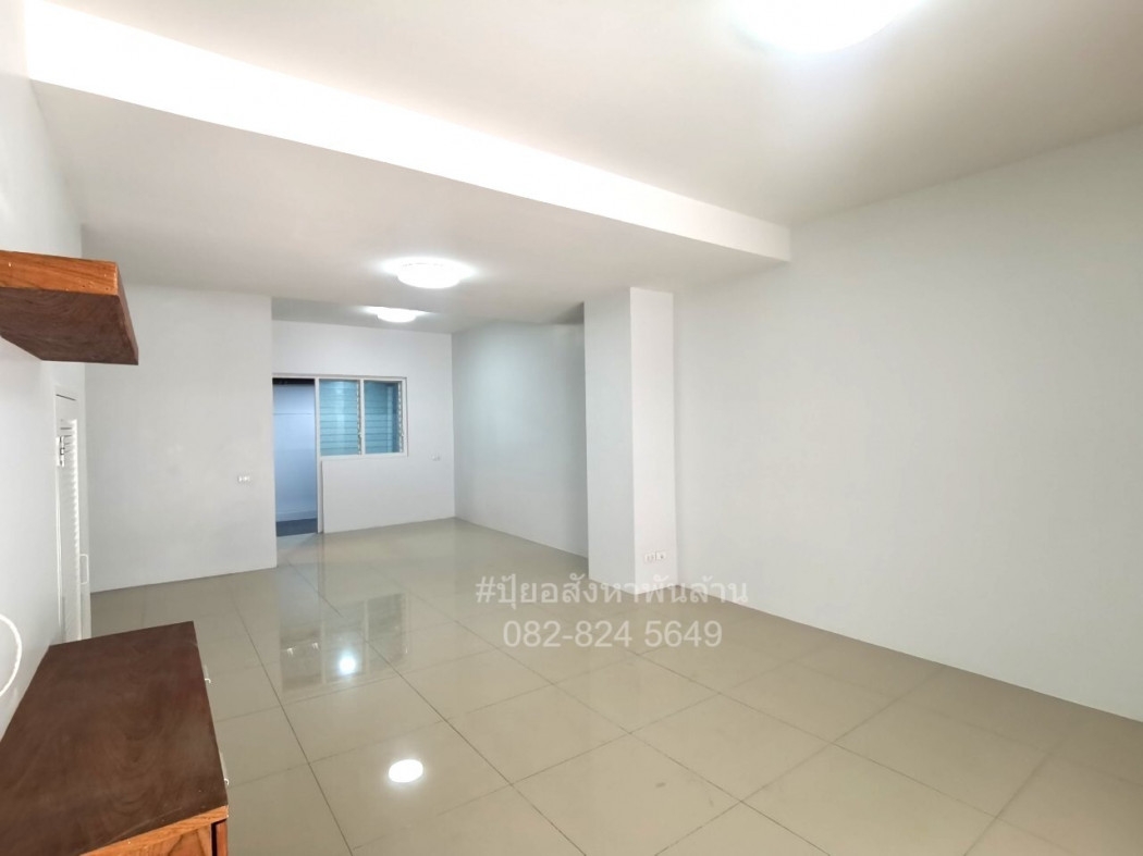 For sale: Townhome HS050 with tenants, high yield, furnished, Ban Bueng, Chonburi, 21.3 sq wa, good 