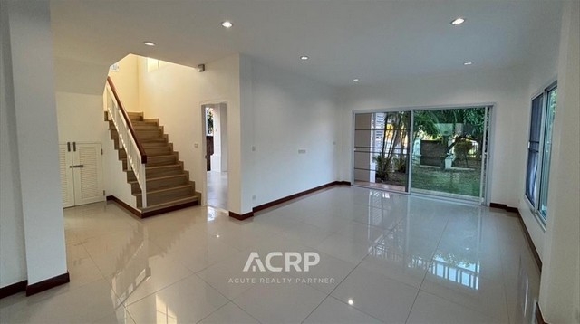 House for sale in the Vararom Kaew Navarat, Mae Kuang intersection, Chiang Mai