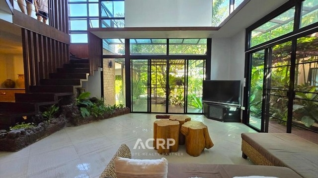 Beautiful house for sale in a modern tropical style in San Sai, Chiang Mai.