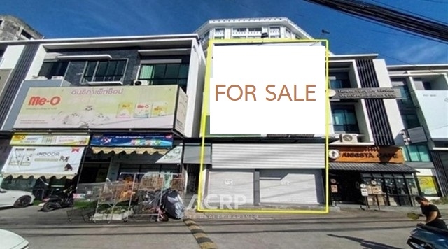 Shophouse for sale on Canal road, Chiang Mai city. 6 beds, 6 baths.