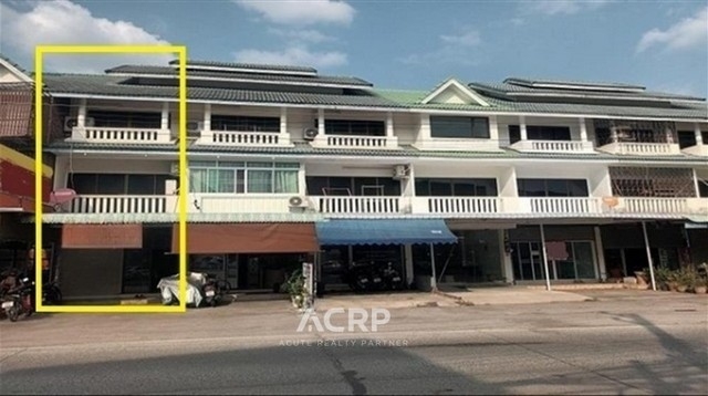 Shophouse for sale on Fa Ham road, Chiang Mai.