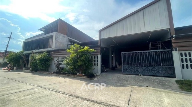 Warehouse for sale in San Kamphaeng District, Chiang Mai