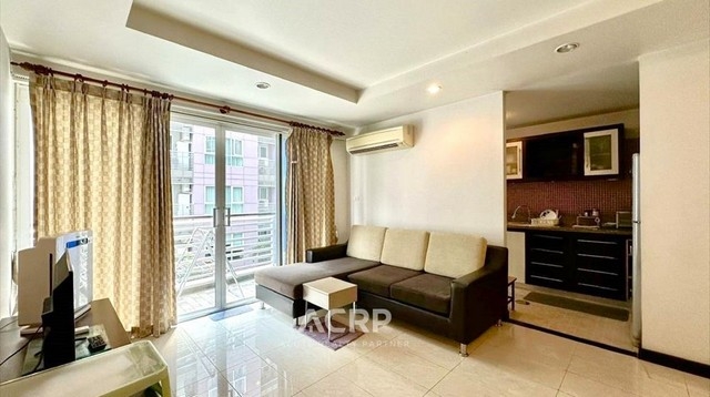 Condo for sale or rent at Avenue 61, Soi Sukhumvit 61, near BTS Ekkamai.