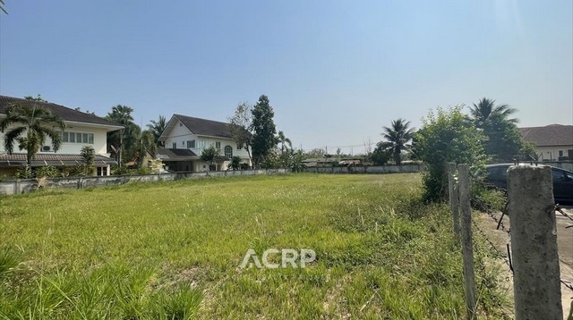 Land for sale on Canal Road, Mae Hia Subdistrict, Chiang Mai.