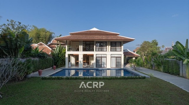 Pool villa for sale near the city in Saraphi District, Chiang Mai