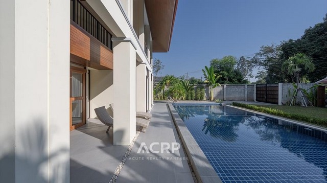 Pool villa for sale near the city in Saraphi District, Chiang Mai