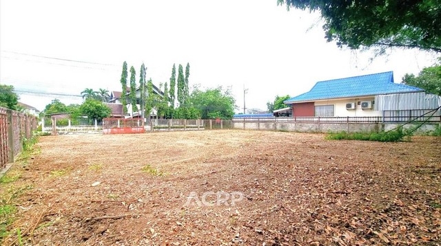 Land for sale in Baan Suan Nonsi, Ruamchok Intersection, Chiang Mai.