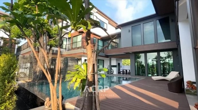 Pool Villa for sale near Mee Chok Plaza, San Phisuea, Chiang Mai.