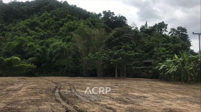 Land for sale next to natural stream in Ban Pong, Hang Dong, Chiang Mai.