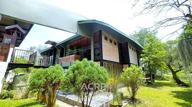 House for sale by the lake with mountain view in Hang Dong, Chiang Mai.