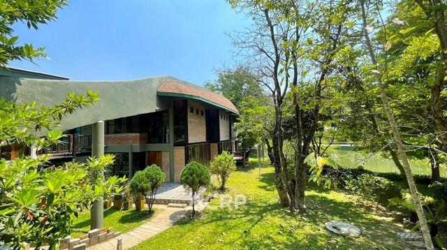 House for sale by the lake with mountain view in Hang Dong, Chiang Mai.