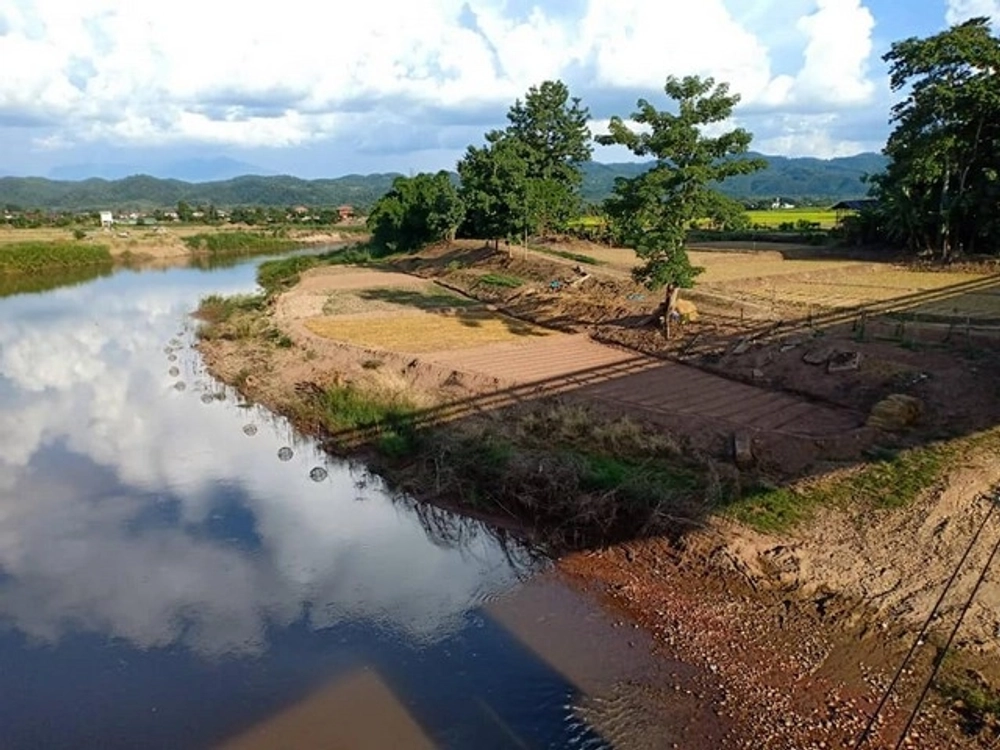 Good location, the owner offers special conditions. Tha Wang Pha, Nan Province, clear water flowing all the time, Tambon Si Phum, Amphoe Tha Wang Pha, Nan Province, 800,000 baht, very beautiful, water view.