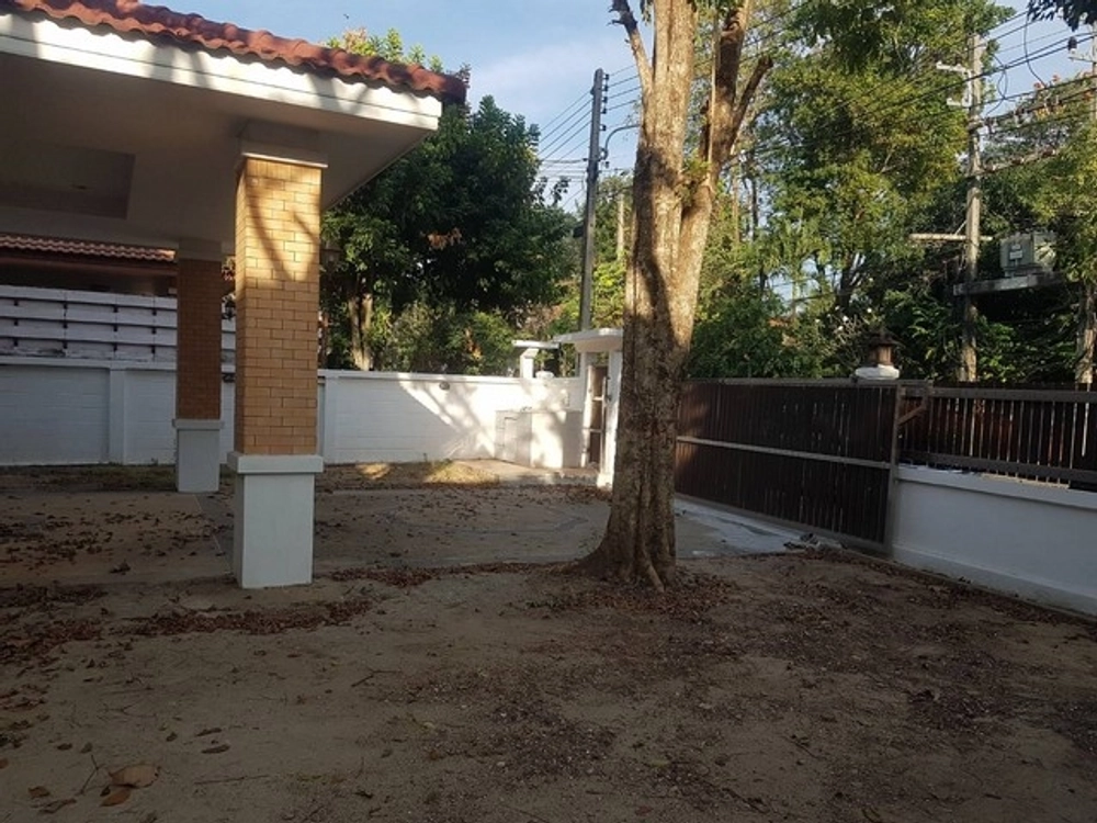 Good location, the owner offers special conditions, modern style house, Manirin Village, 97 sq m, 3 bedrooms, 3 bathrooms, Perfect Property, Mueang District, Pathum Thani