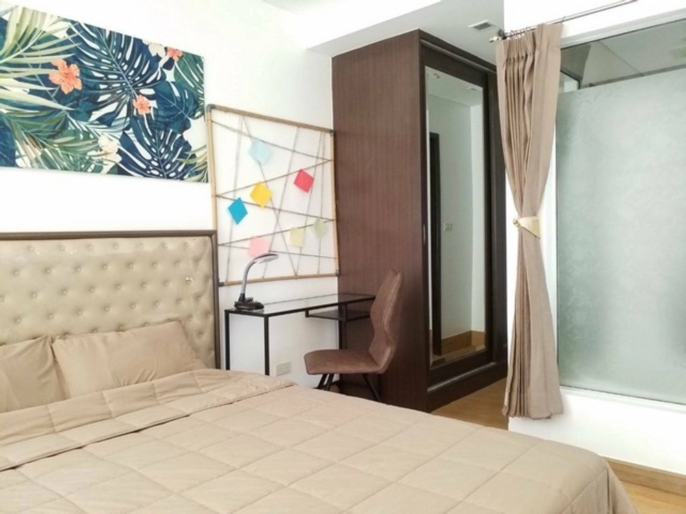 P202406 Very cheap for rent! Condo Le Luk, corner room, 2 bedrooms, 1 bathroom, 53 sq m, near BTS Phra Khanong, walk only 3 minutes.