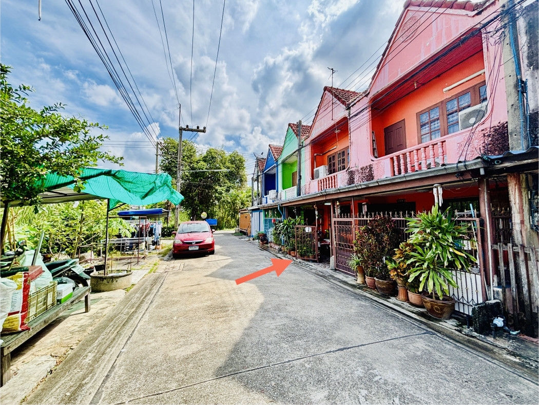 For sale: Townhome, Soi Sukjai, Pathum Thani-Sai Nai Road, usable area 112 sq m, size 14 sq wa, chea