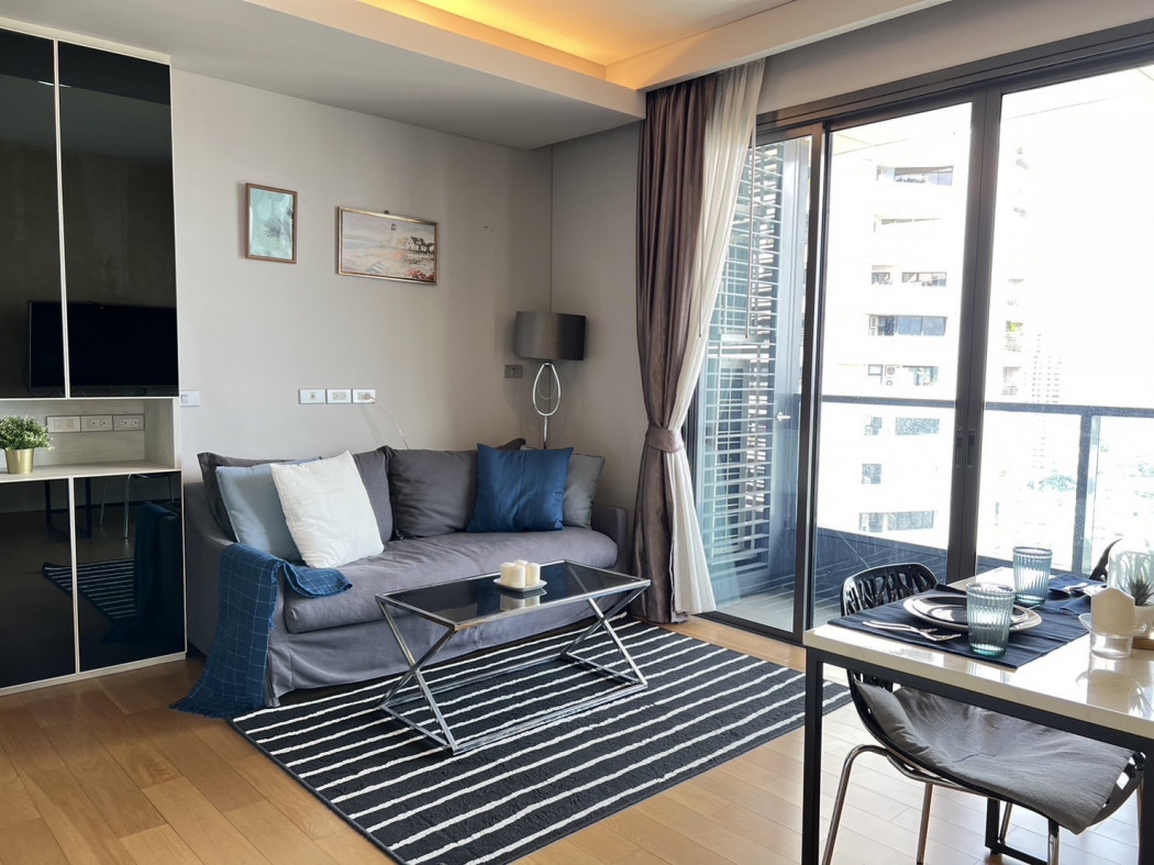 Room for Rent Condo The Lumpini 24 Soi Sukhumvit 24 Fully furnished Ready to move in