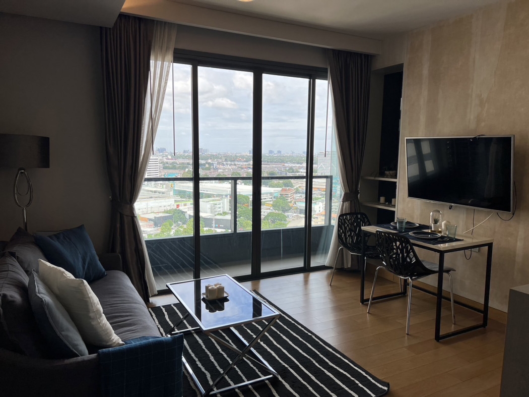 Room for Rent Condo The Lumpini 24 Soi Sukhumvit 24 Fully furnished Ready to move in