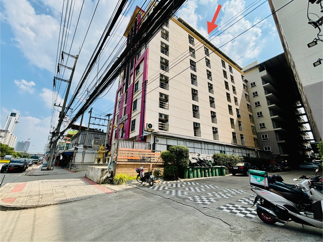 For sale: 2 apartment buildings near Thammasat Rangsit, usable area 10,249 sq m, size 3 rai, 1 ngan,