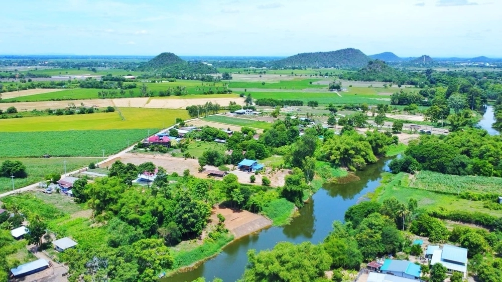ขาย ที่ดิน ราคาถูก ขายที่ดินติดริมน้ำ จ.สุพรรณบุรี  398.5 ตร.วา