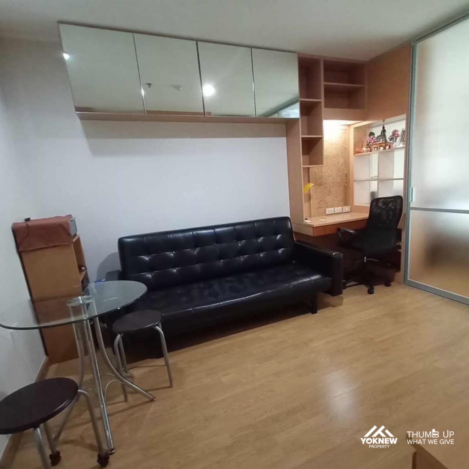 rent  Condo U Delight @ Jatujak Station, the room is divided into sections, a separate kitchen area 