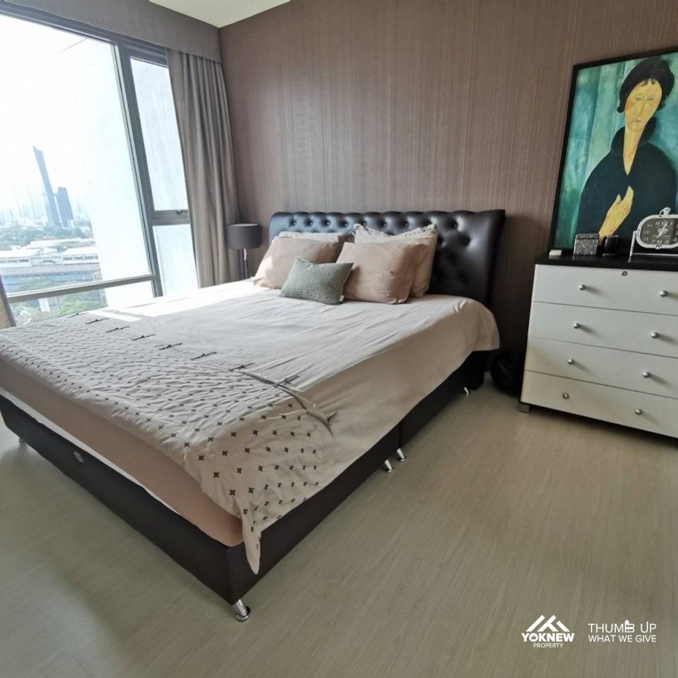 Available for rent  Condo near BTS Ekkamai  Rhythm Sukhumvit 42  Large room, beautifully decorated, 