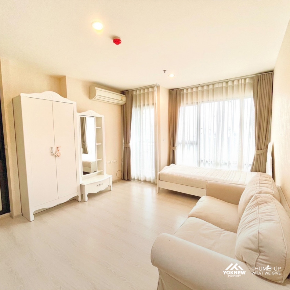 Urgent sale, condo near MRT Rama 9, studio room, 1 bathroom Rhythm Asoke CondoSimplely decorated roo