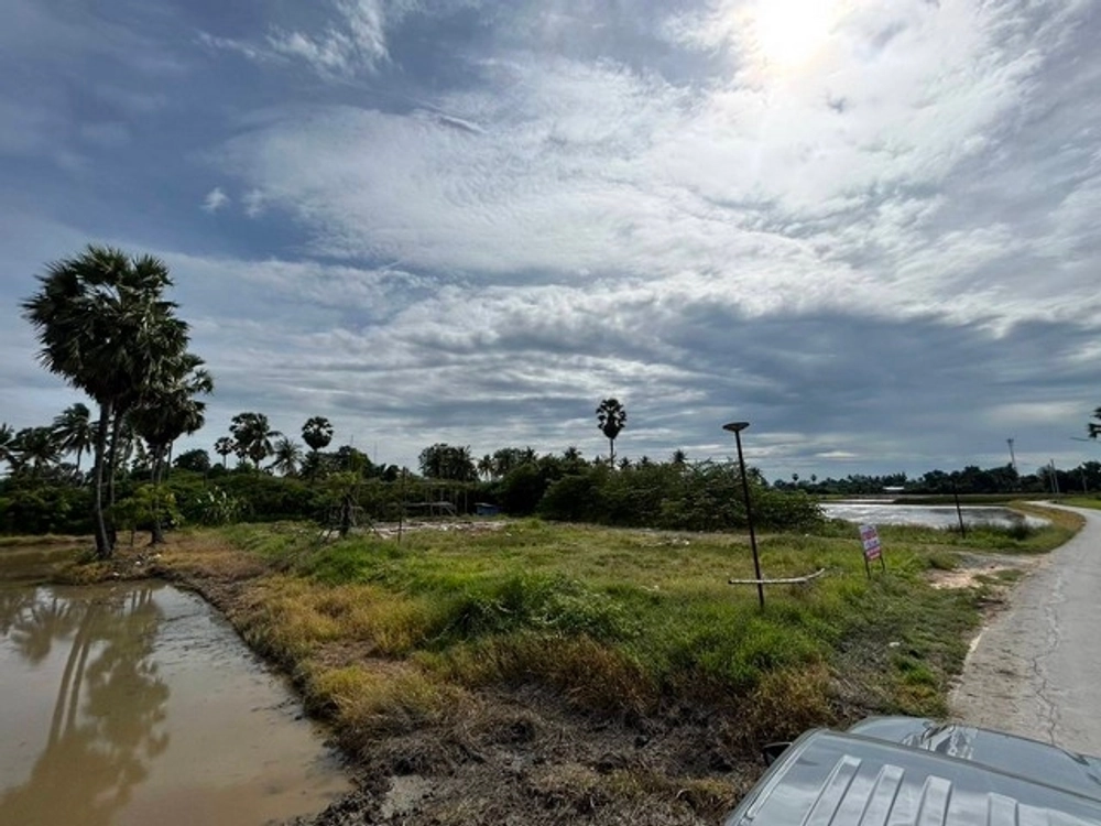 Land for sale, 1 rai 2 ngan, Phihan Daeng Subdistrict, Mueang Suphan Buri District, Suphan Buri Province