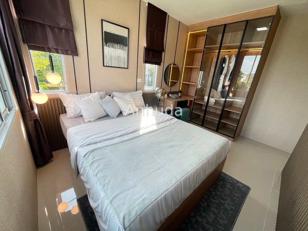 Pruksa Ville 111 🔥Special price🔥 2-storey townhouse, 5.7 meters wide, 3 bedrooms, 2 bathrooms, located in the heart of Rangsit, near the Red Line train.