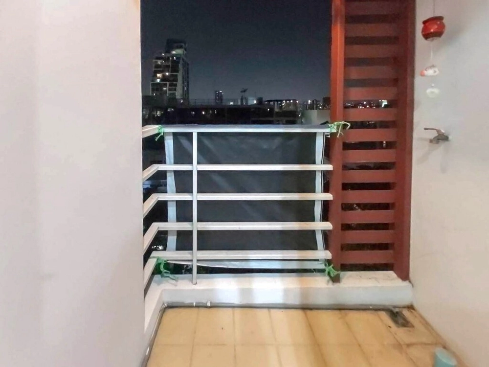 For sale: Second-hand condominium, Atrium Phahol - Suthisarn project, usable area 30.97 sq m., free! Many furniture items, next to the Green Line BTS, Ari Station and Saphan Khwai Station.