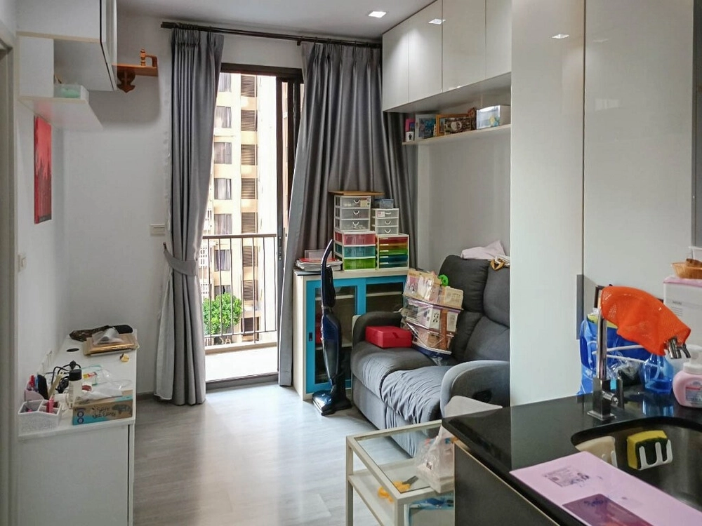 Second-hand condominium for sale, Nye by Sansiri project, Krung Thonburi, area 30.68 sq m., beautiful interior, ready to move in, complete furniture, near the Green Line BTS, Wongwian Yai Station