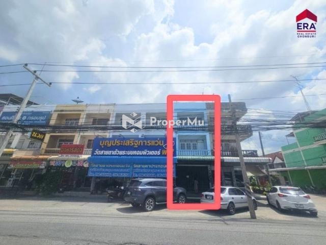 For sale commercial building in prime location, house and business in one building